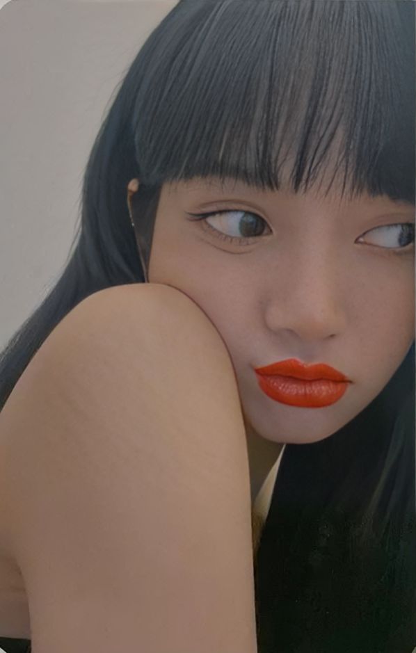 Lisa BLACKPINK photocard from Preorder Benefit