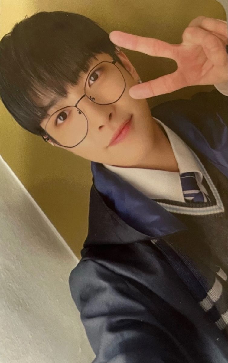 Hongjoong ATEEZ photocard from Benefit
