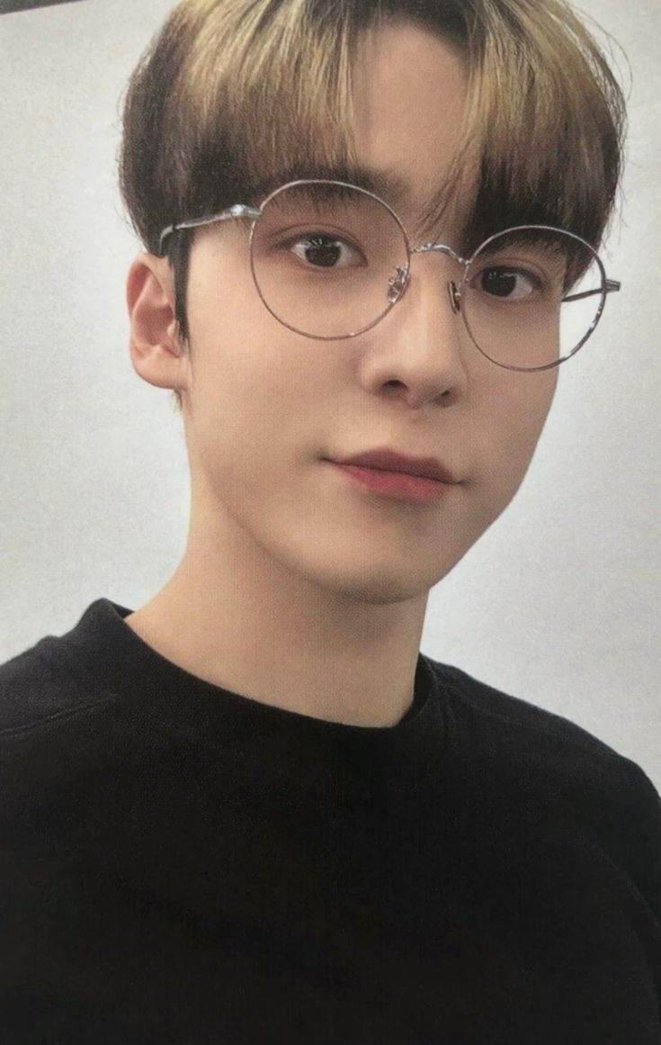 Yunho ATEEZ photocard from US exclusive
