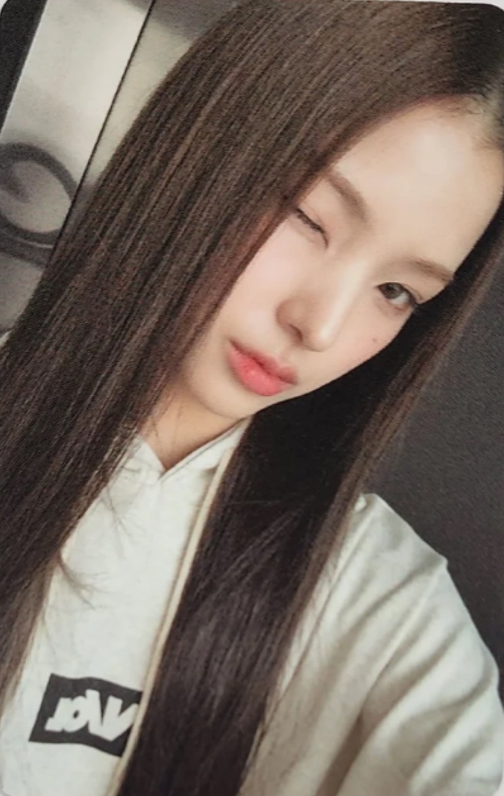 Mai izna photocard from Online