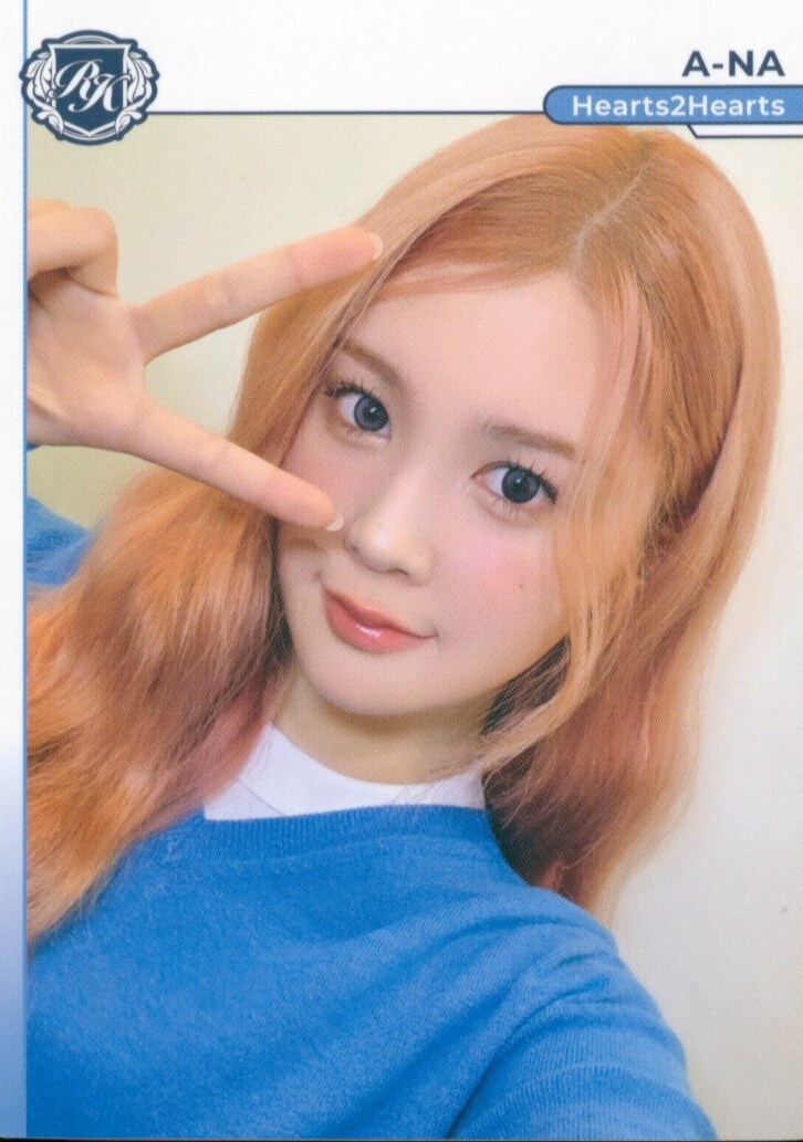 Ana Hearts2Hearts photocard from Base ver.