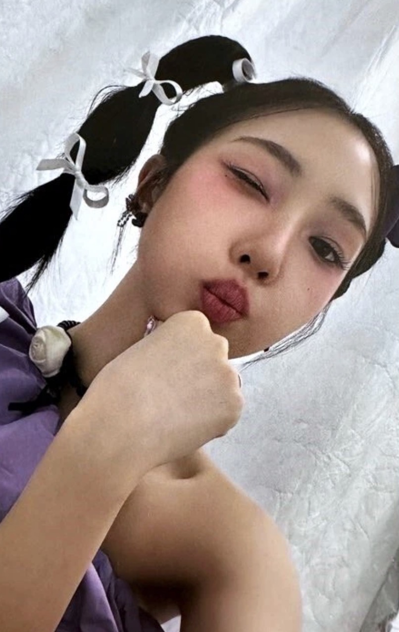 Yeojin Loossemble photocard from Photocard