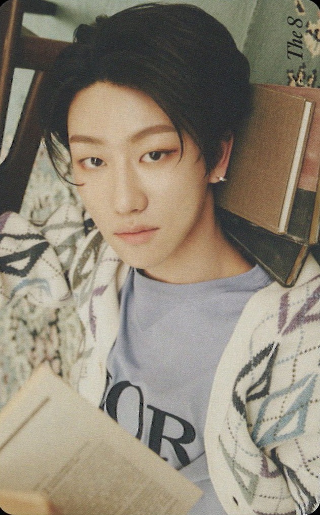 The8 SEVENTEEN photocard from Preorder Benefit