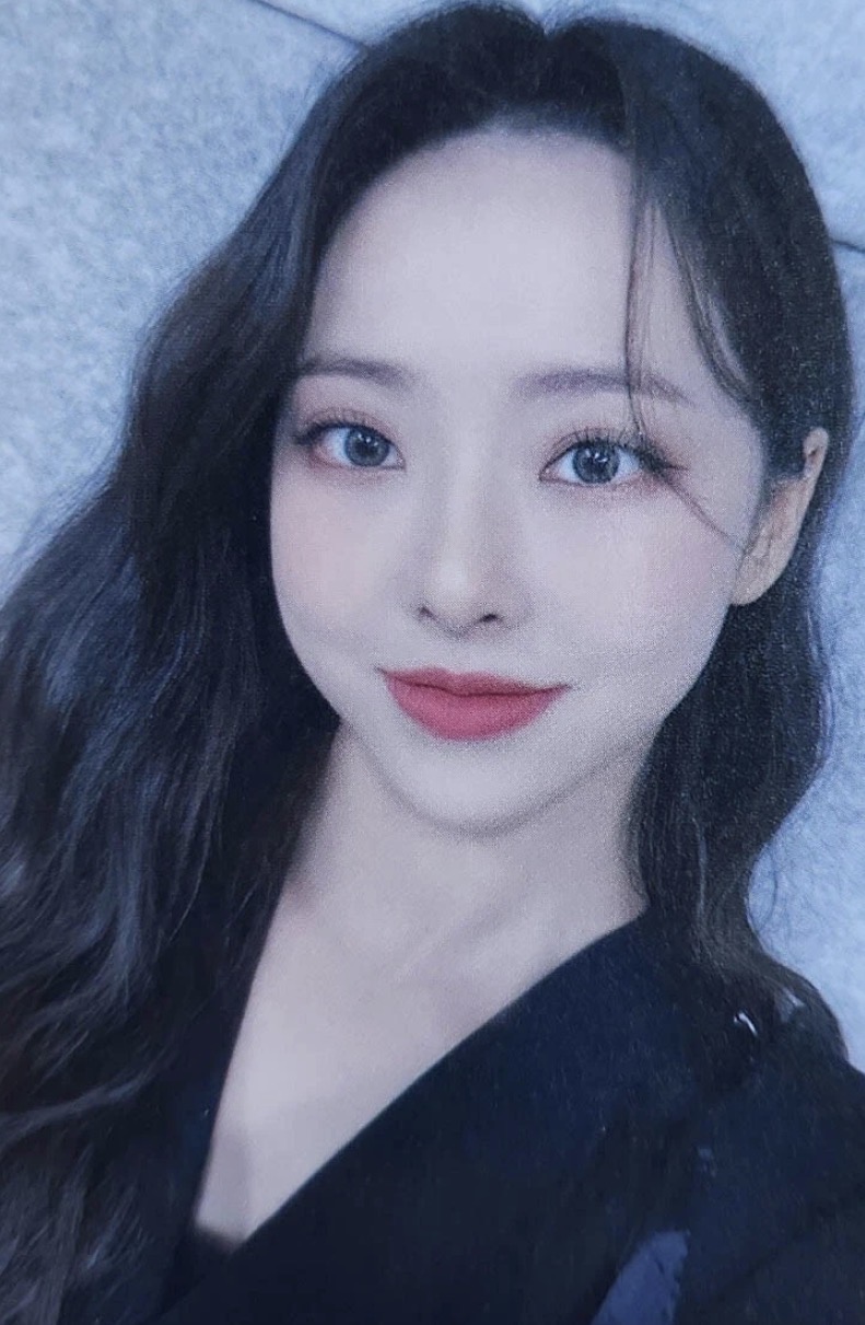 LOONATHEWORLD 1st World Tour Trading Cards